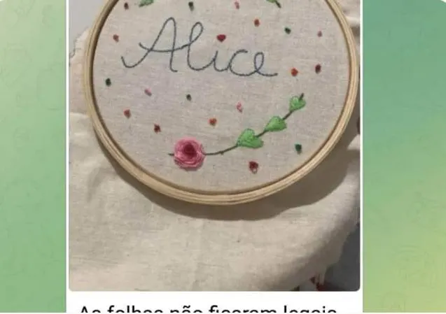 Bordado floral finalizado por Ana Paula Silva, aluna do curso Universo Artesa