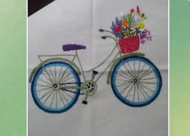 Bordado de bicicleta feito por Fernanda Santos, aluna do curso de bordado online